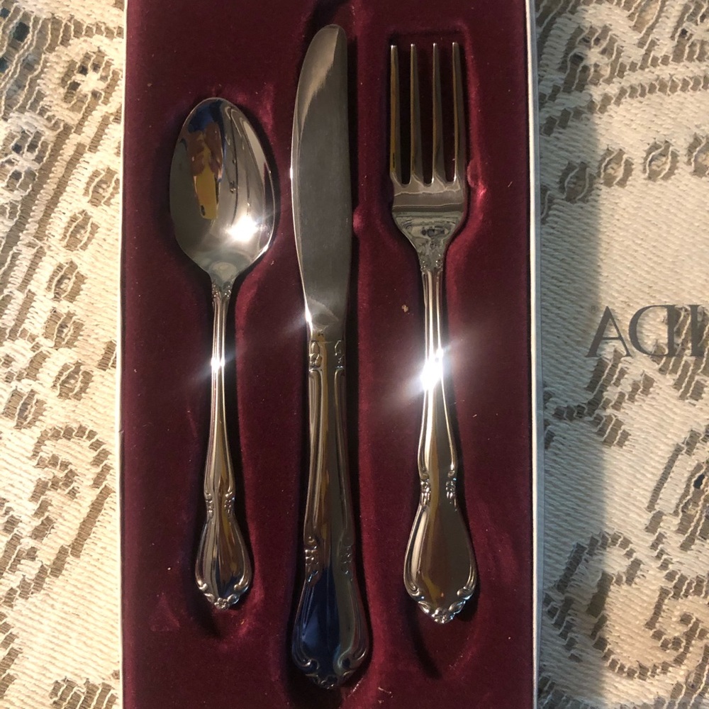Oneida Chateau 3 pc child set- spoon, fork, knife